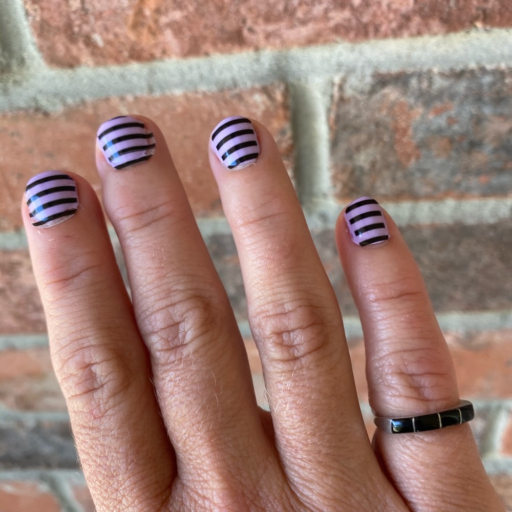 Modern Silver/Metal Ring With Black Stones 🖤